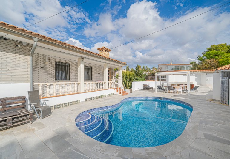 Resale - Villa -
La Nucía - Panorama