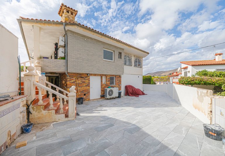 Resale - Villa -
La Nucía - Panorama