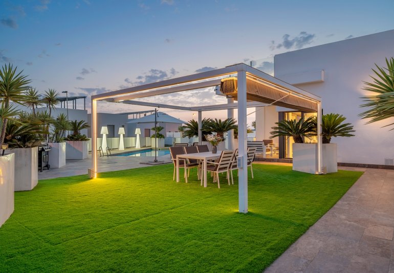 Resale - Villa -
Orihuela Costa - Villamartín