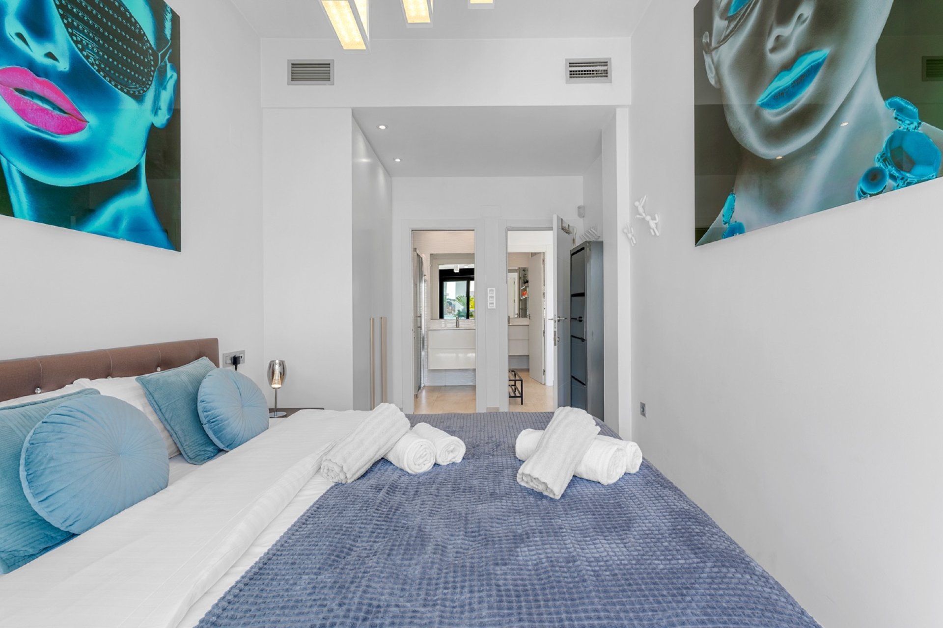Resale - Villa -
Orihuela Costa - Villamartín