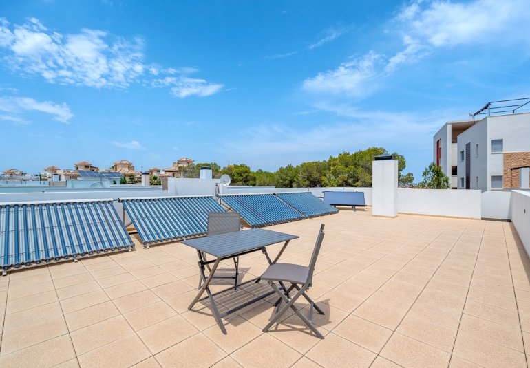Resale - Villa -
Orihuela Costa - Villamartín