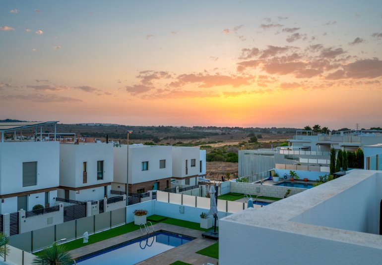 Resale - Villa -
Orihuela Costa - Villamartín