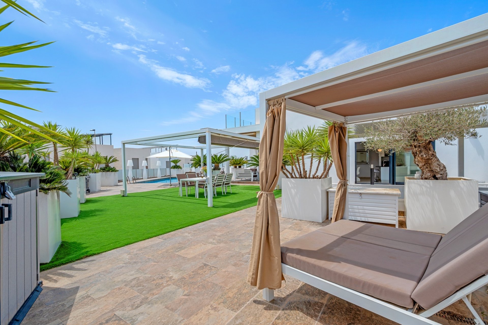 Resale - Villa -
Orihuela Costa - Villamartín