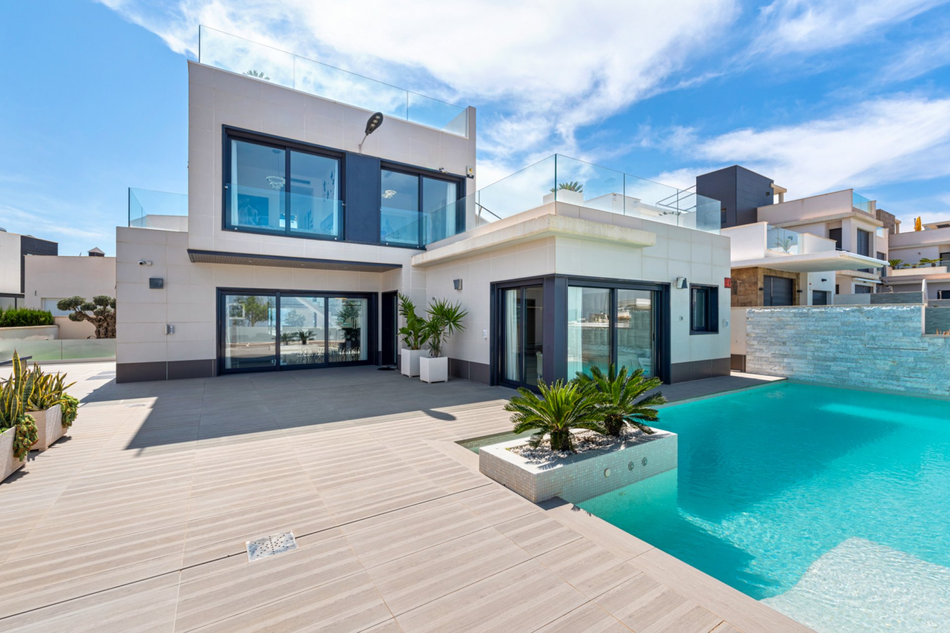 Resale - Villa -
San Miguel - San Miguel Salinas
