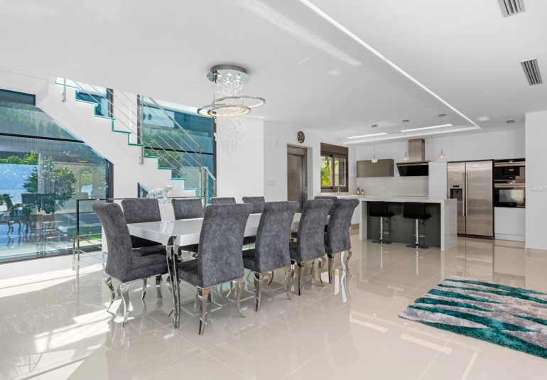 Resale - Villa -
San Miguel - San Miguel Salinas