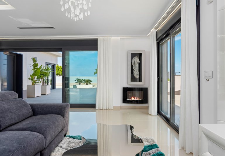 Resale - Villa -
San Miguel - San Miguel Salinas