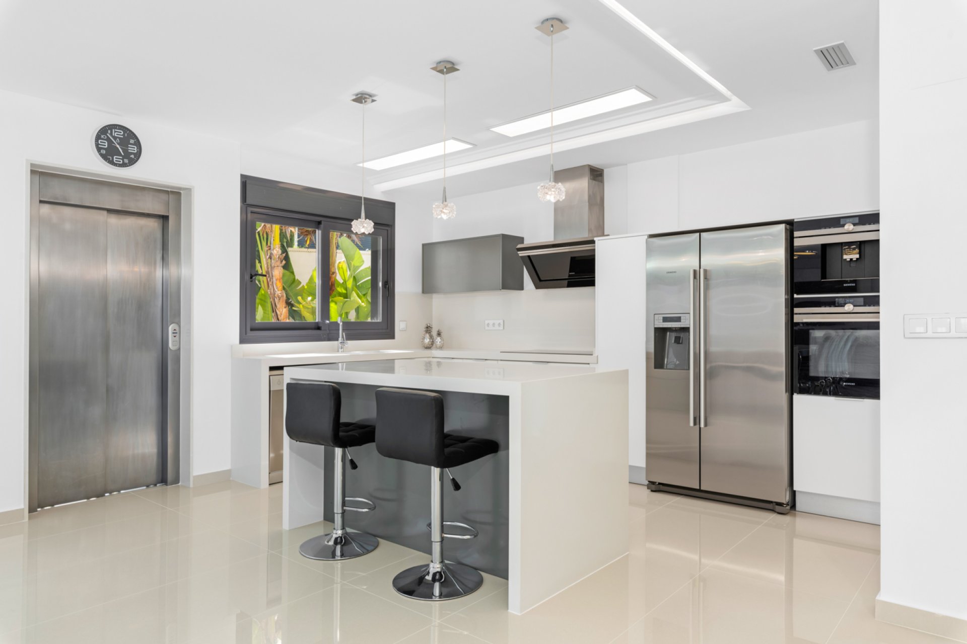 Resale - Villa -
San Miguel - San Miguel Salinas