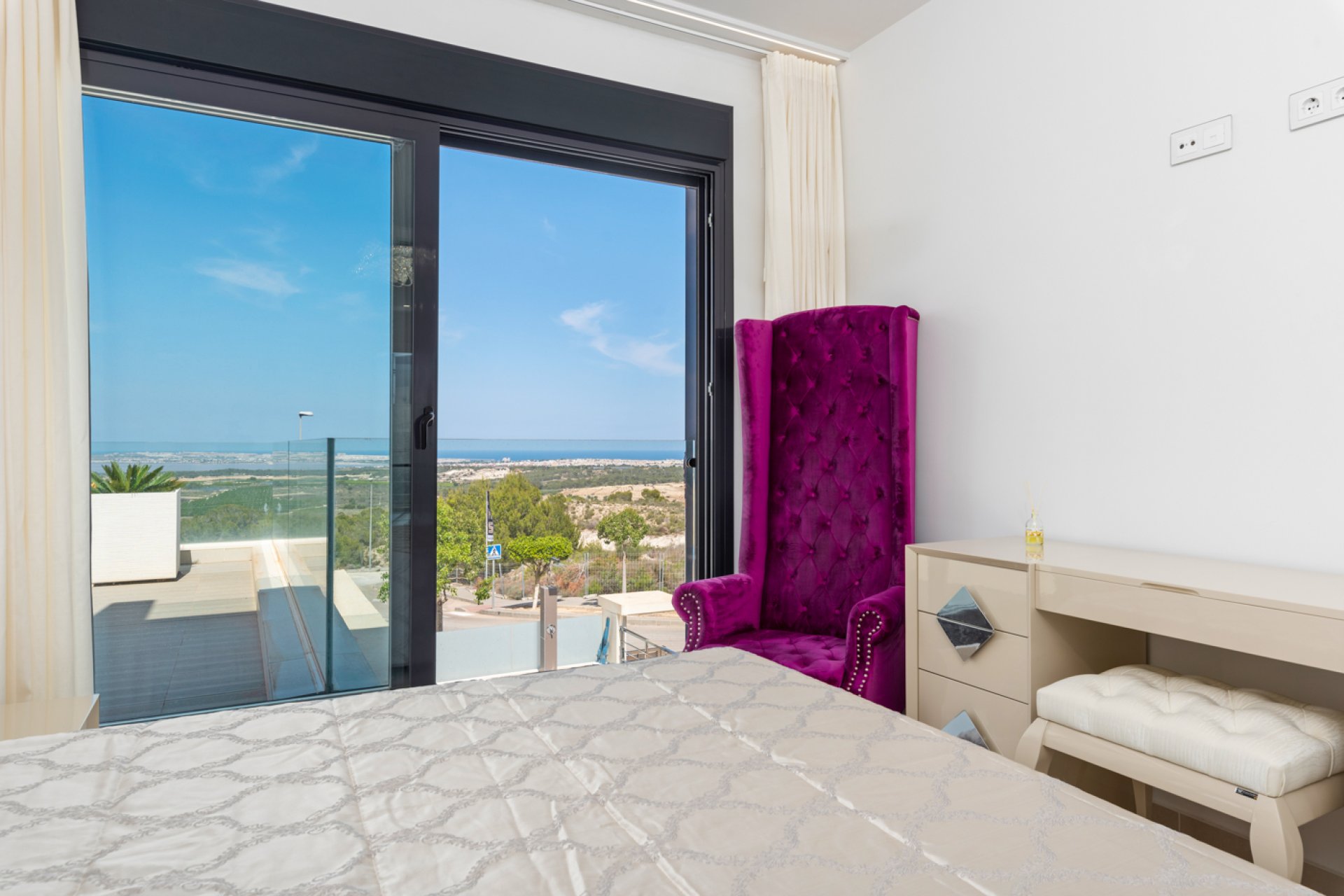 Resale - Villa -
San Miguel - San Miguel Salinas