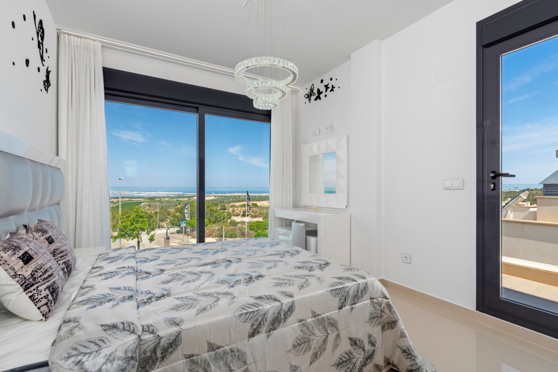 Resale - Villa -
San Miguel - San Miguel Salinas