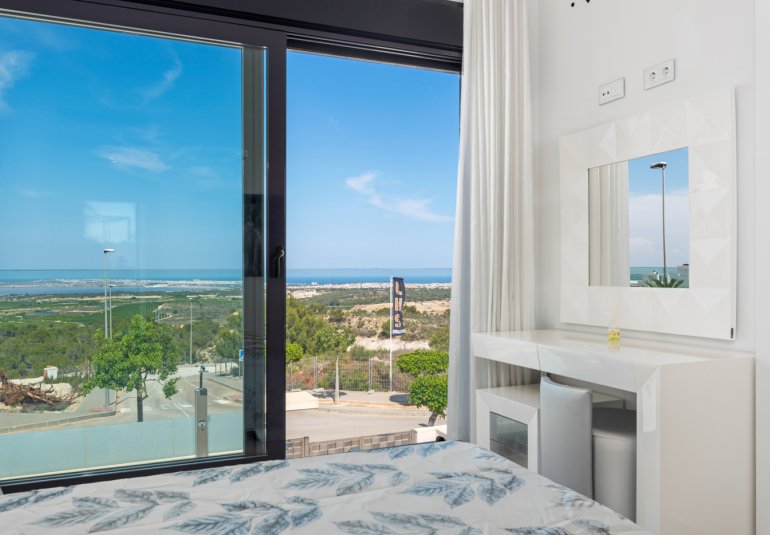 Resale - Villa -
San Miguel - San Miguel Salinas