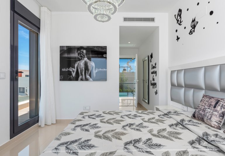 Resale - Villa -
San Miguel - San Miguel Salinas