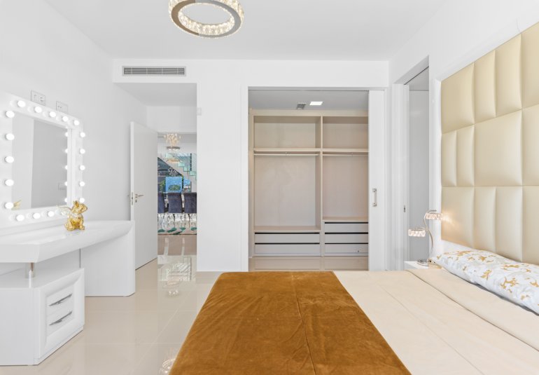 Resale - Villa -
San Miguel - San Miguel Salinas