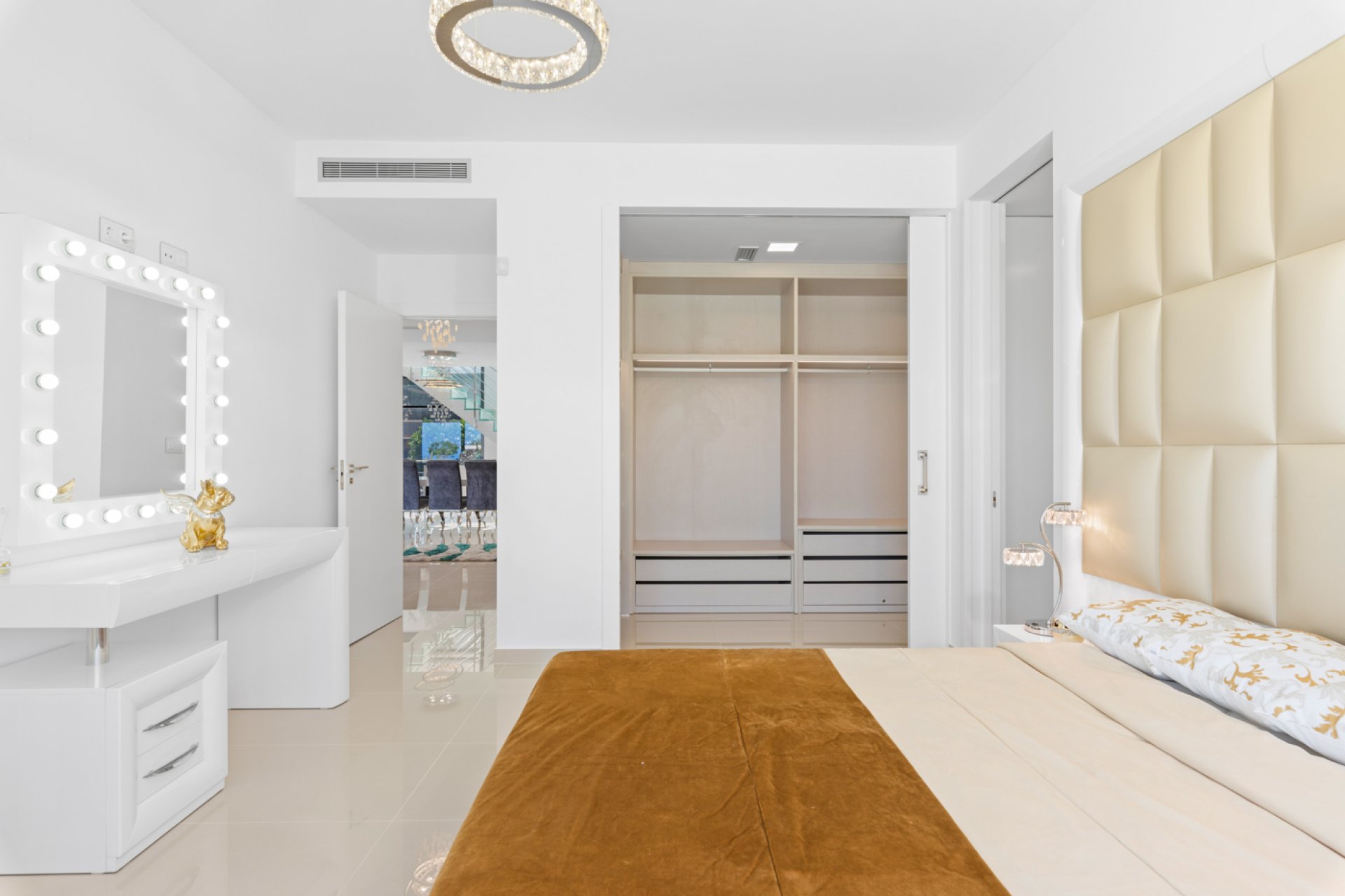 Resale - Villa -
San Miguel - San Miguel Salinas