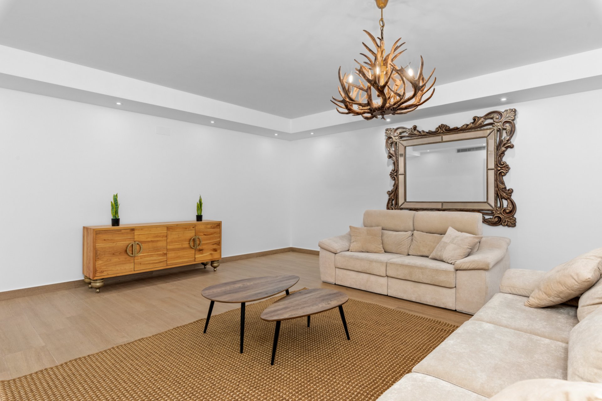 Resale - Villa -
San Miguel - San Miguel Salinas