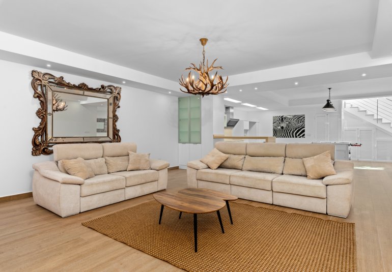 Resale - Villa -
San Miguel - San Miguel Salinas