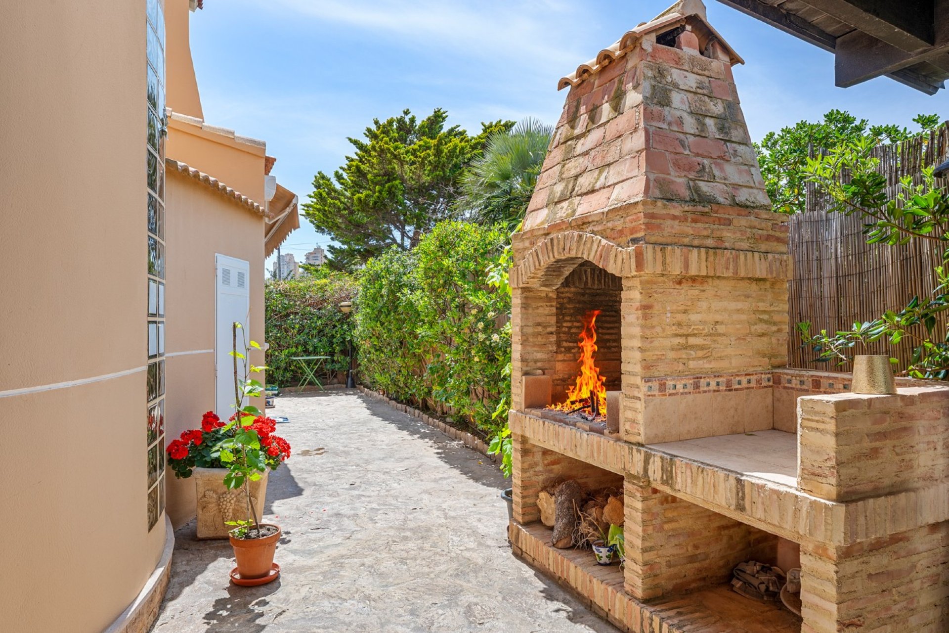 Resale - Villa -
Torrevieja - La Mata