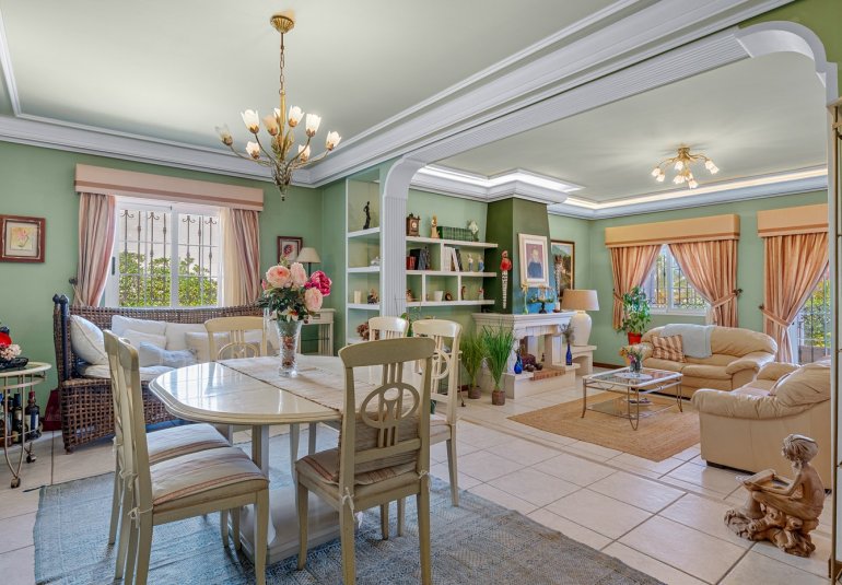 Resale - Villa -
Torrevieja - La Mata