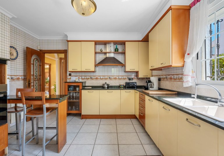 Resale - Villa -
Torrevieja - La Mata