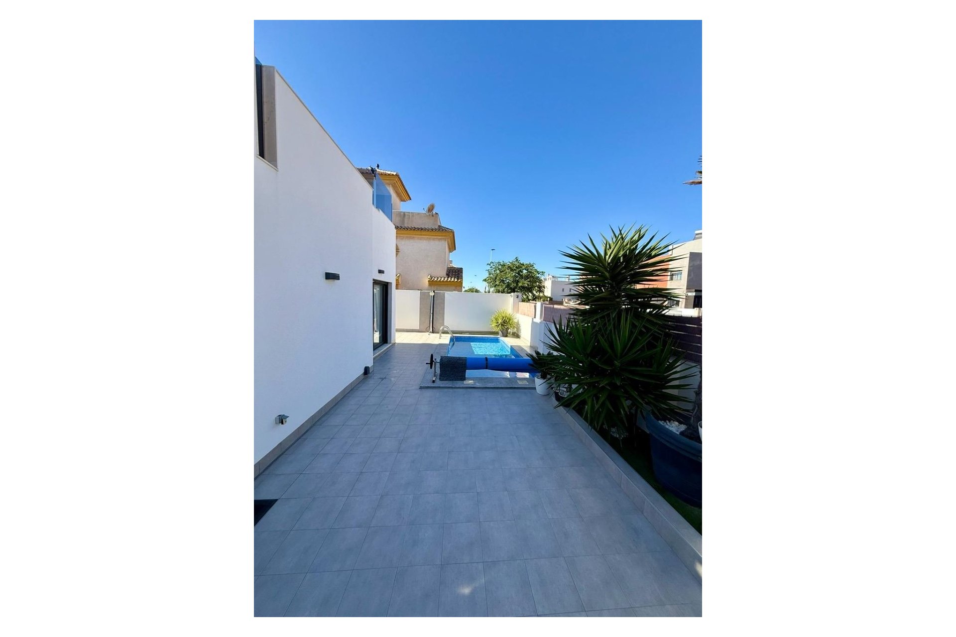 Resale - Villa -
Torrevieja - La Mata