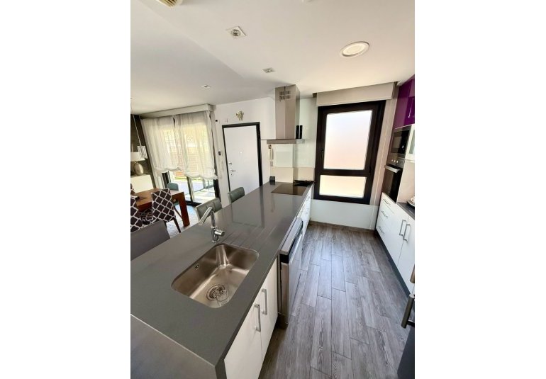 Resale - Villa -
Torrevieja - La Mata