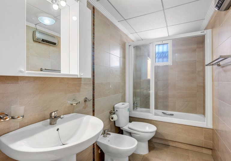 Reventa - Adosado -
Orihuela Costa - Villamartín