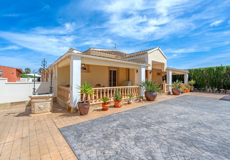 Reventa - Finca -
Almoradí - Las Heredades