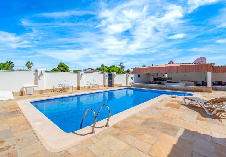 Reventa - Finca -
Almoradí - Las Heredades