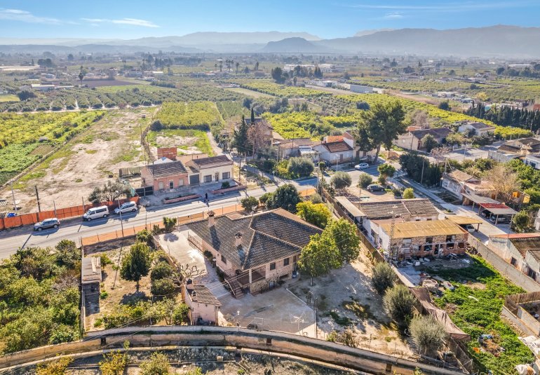 Reventa - Finca -
Beniel - Carretera de Beniel