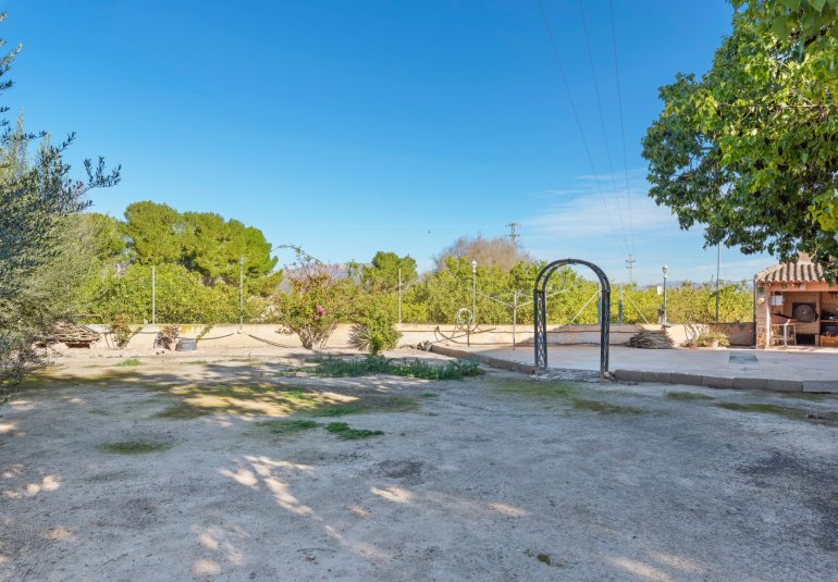 Reventa - Finca -
Beniel - Carretera de Beniel