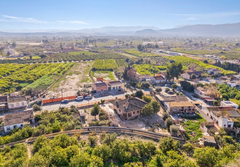 Reventa - Finca -
Beniel - Carretera de Beniel