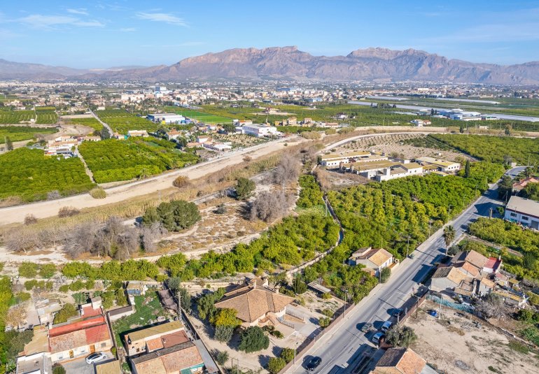 Reventa - Finca -
Beniel - Carretera de Beniel