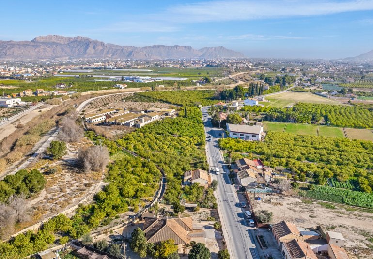 Reventa - Finca -
Beniel - Carretera de Beniel