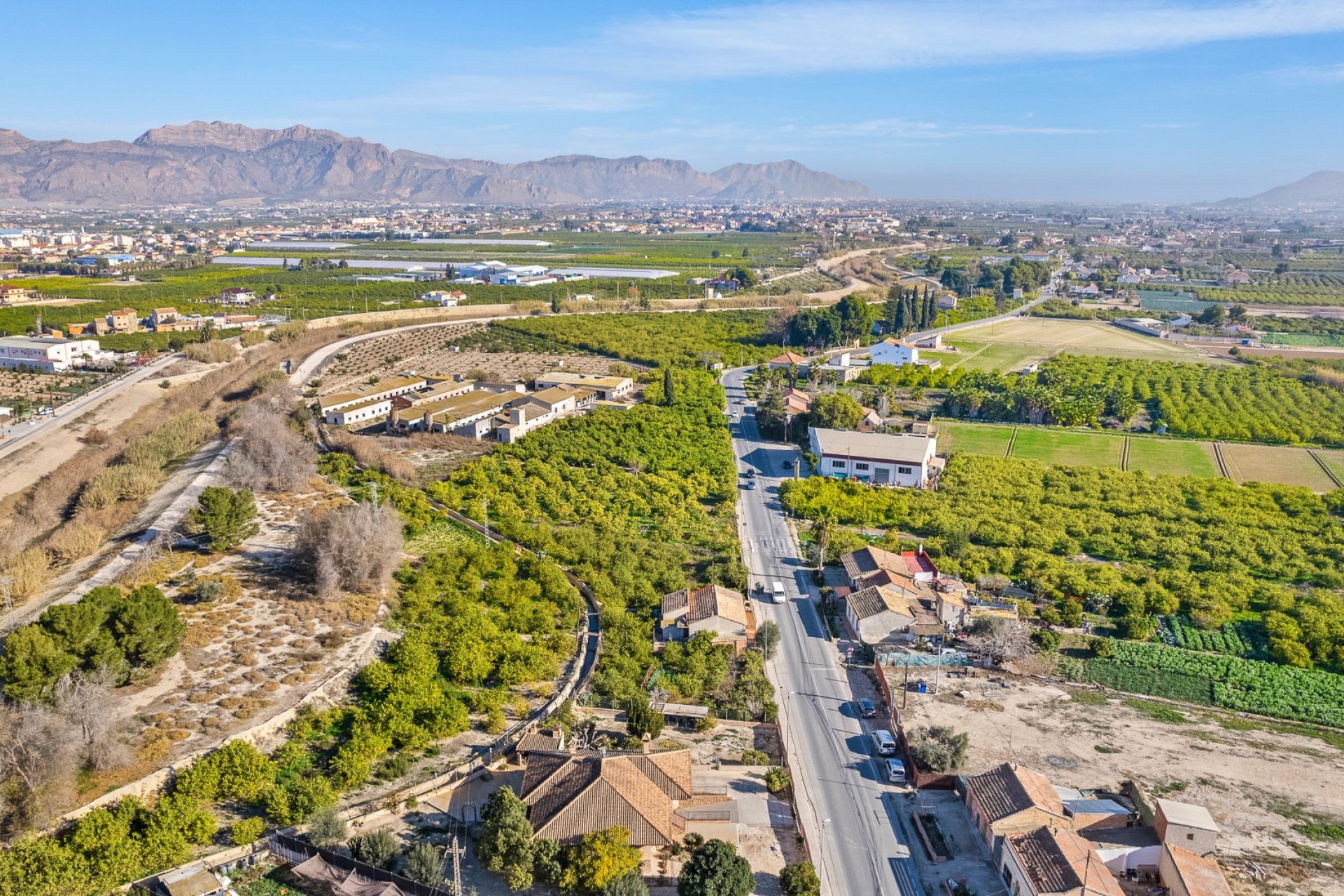 Reventa - Finca -
Beniel - Carretera de Beniel