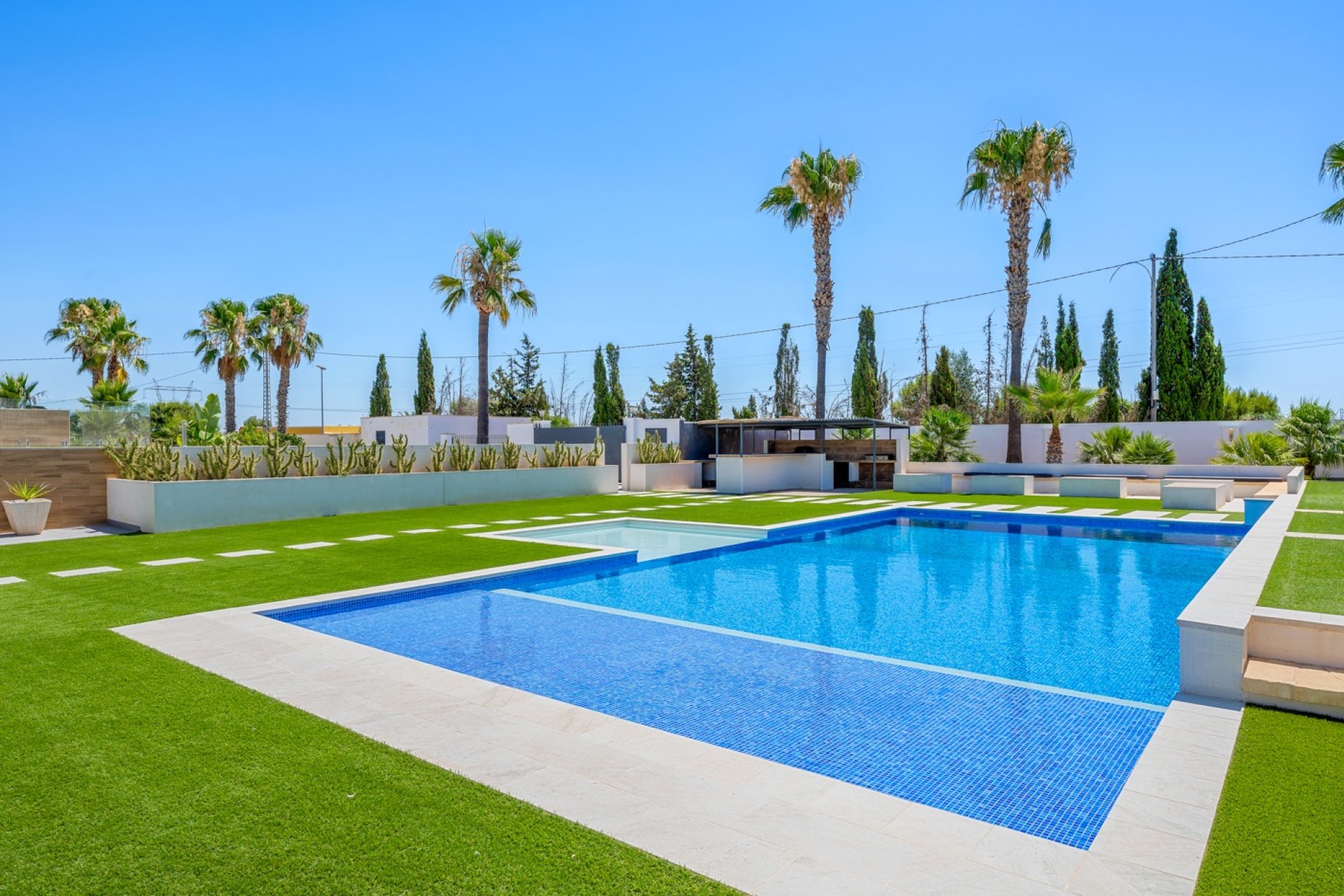 Reventa - Finca -
Los Montesinos - La herrada