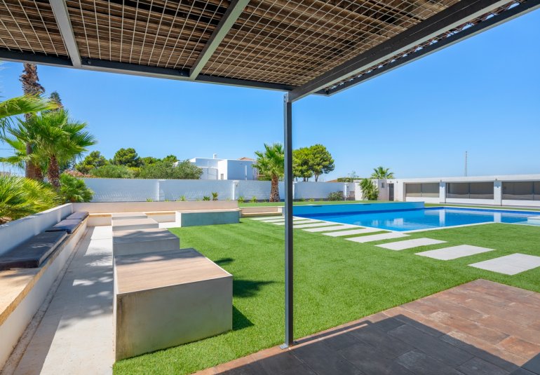 Reventa - Finca -
Los Montesinos - La herrada