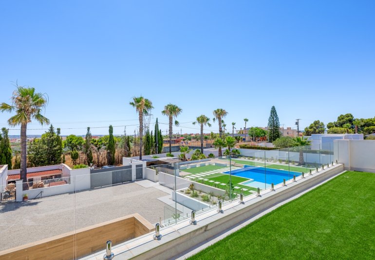 Reventa - Finca -
Los Montesinos - La herrada