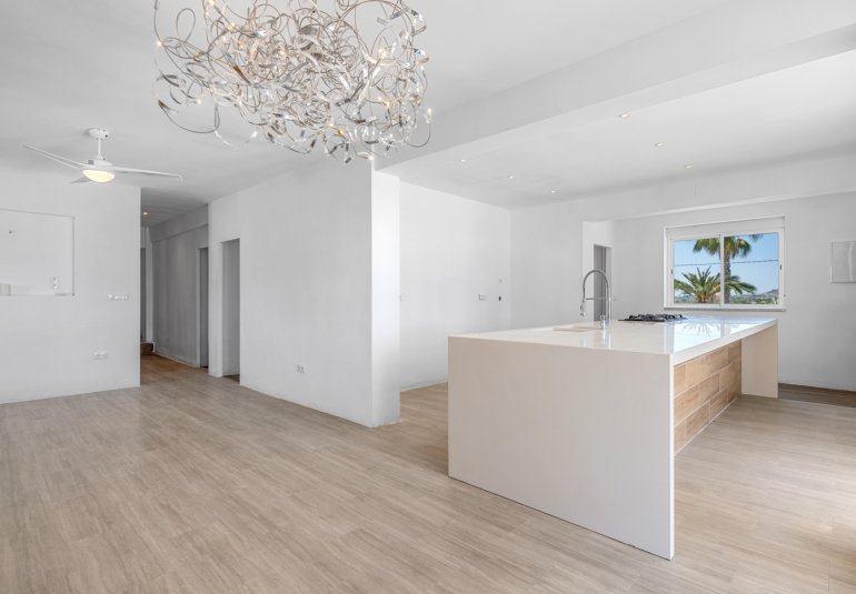 Reventa - Finca -
Los Montesinos - La herrada