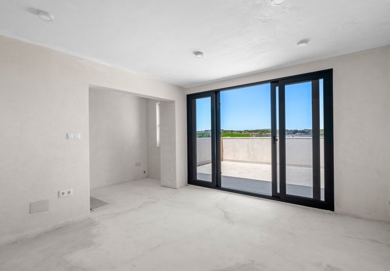 Reventa - Finca -
Los Montesinos - La herrada
