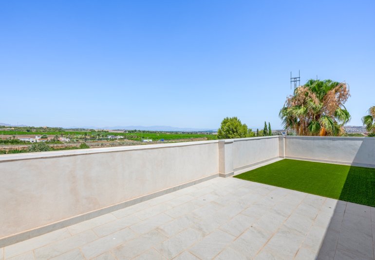 Reventa - Finca -
Los Montesinos - La herrada
