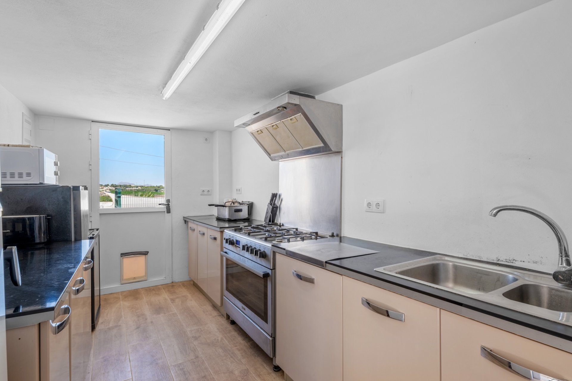 Reventa - Finca -
Los Montesinos - La herrada