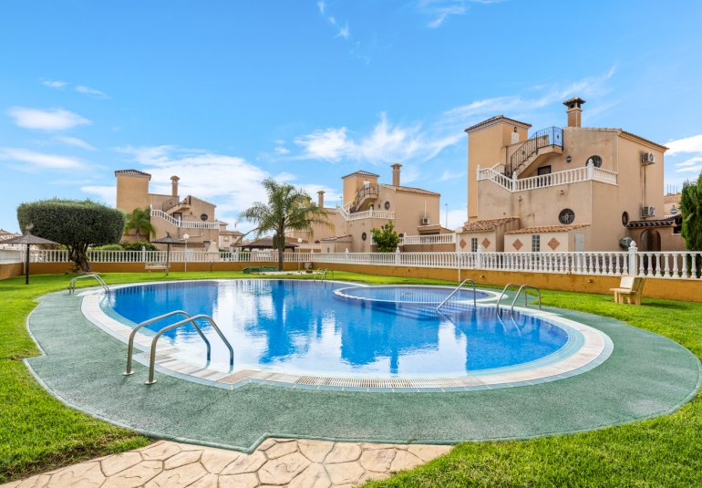 Reventa - Piso -
Orihuela Costa - Lomas de Cabo Roig