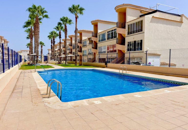 Reventa - Piso -
Orihuela Costa - Los Altos