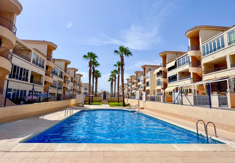 Reventa - Piso -
Orihuela Costa - Los Altos