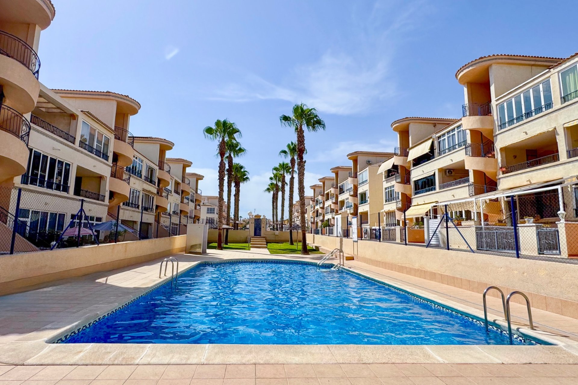 Reventa - Piso -
Orihuela Costa - Los Altos