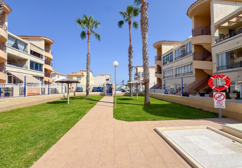 Reventa - Piso -
Orihuela Costa - Los Altos