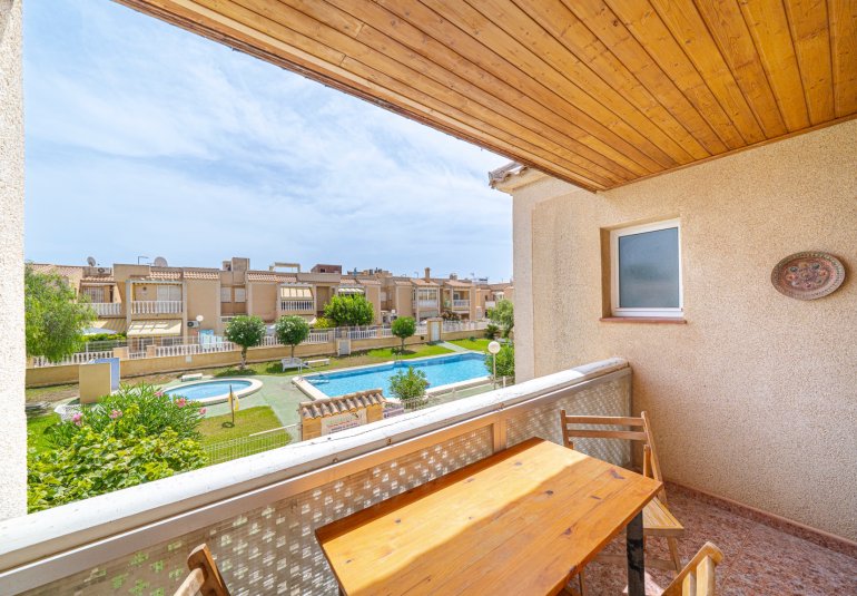 Reventa - Piso -
Torrevieja