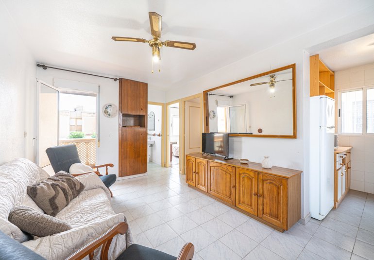 Reventa - Piso -
Torrevieja