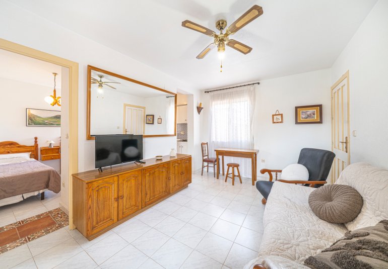 Reventa - Piso -
Torrevieja