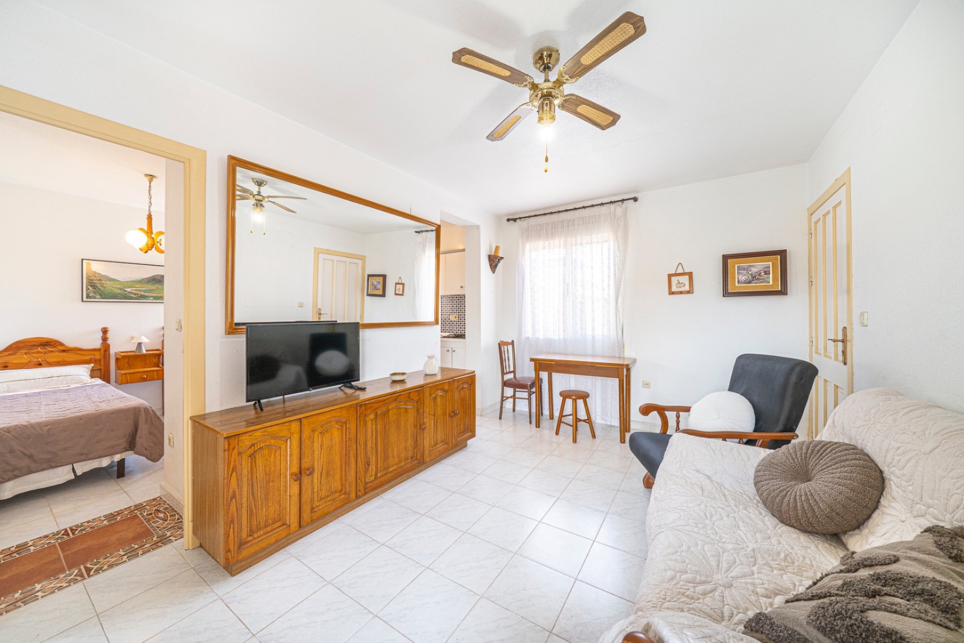 Reventa - Piso -
Torrevieja