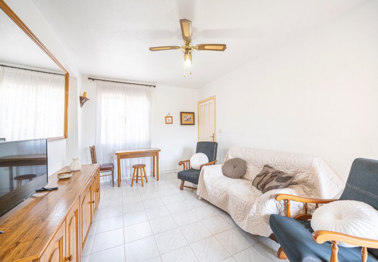 Reventa - Piso -
Torrevieja
